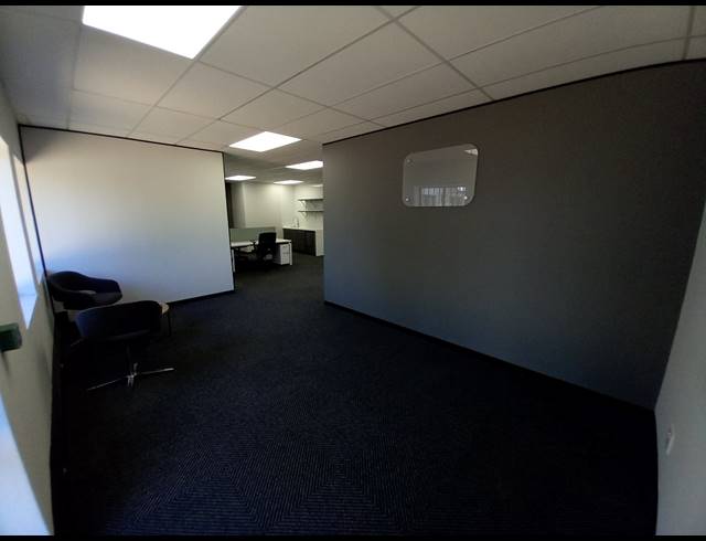 139M² OFFICE TO LET IN BRYANSTON
